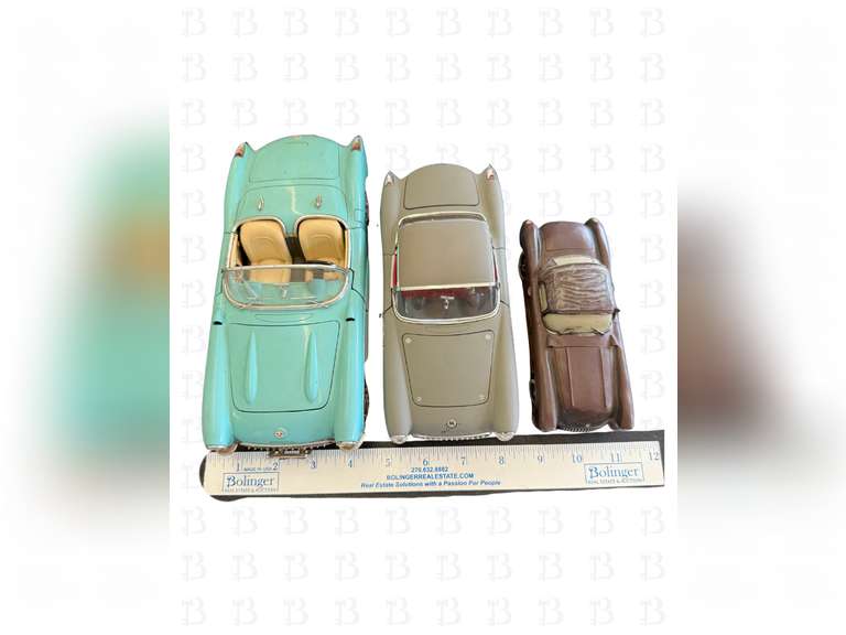 1:18 Baby Blue Burago 1957 Chevrolet Corvette, 1:24 Jada Toys Big Time Muscle 1957 Chevrolet Corvett
