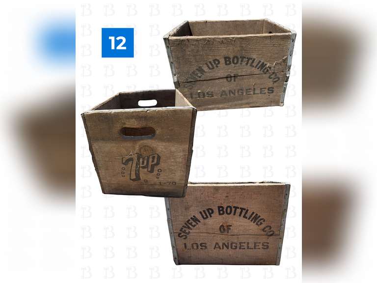 Vintage Coca Cola & 7-Up Box
