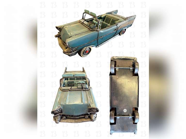 1963 Chevrolet Red Corvette & 1957 Chevrolet Blue Bel Air