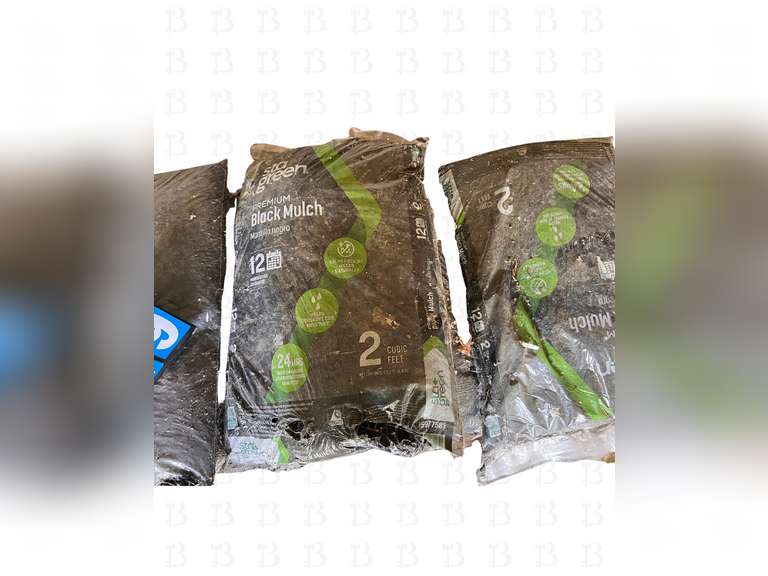 12 Bags of Black Mulch