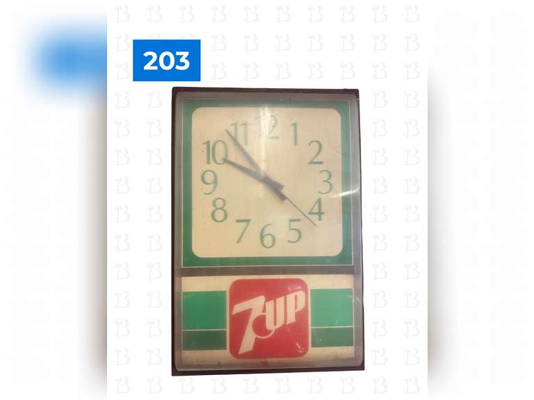 Vintage 7 Up Clock