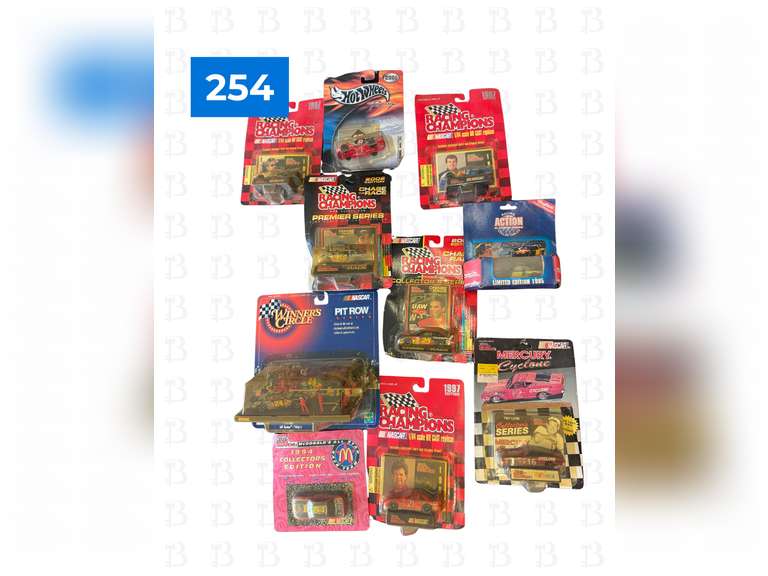1:64 Scale Nascar Packaged Cars