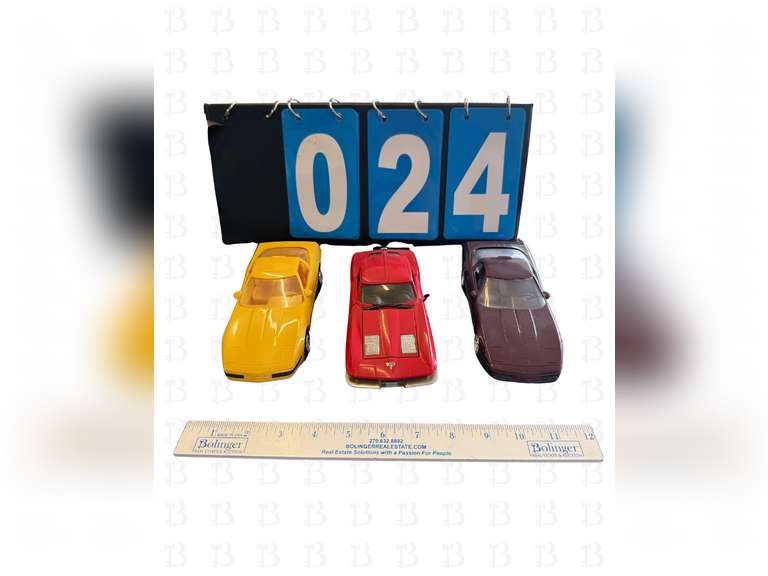 1:25 1992 Corvette Stingray Model Car, 1:24 1963 Chevrolet Corvette Red Stingray Model Car, 1:25 Dar