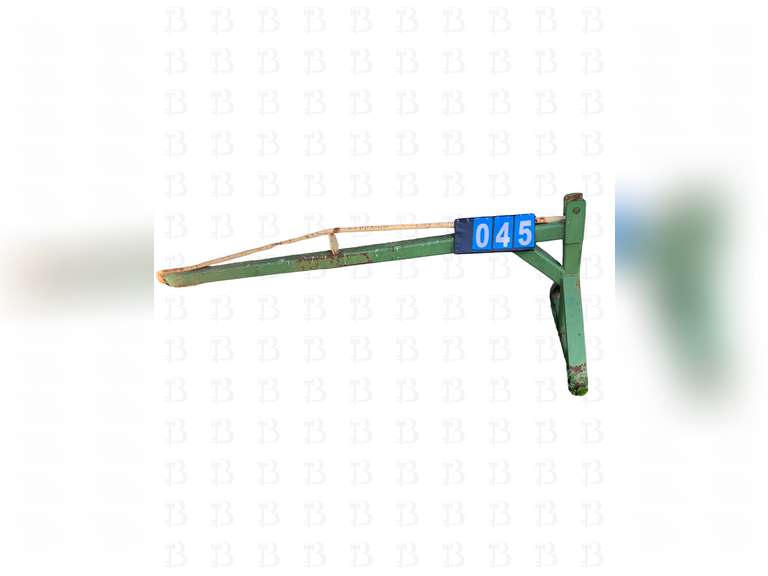 Rear lift boom