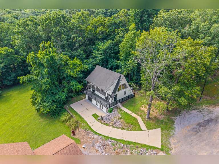 7 Valley Dr. Cadiz, KY