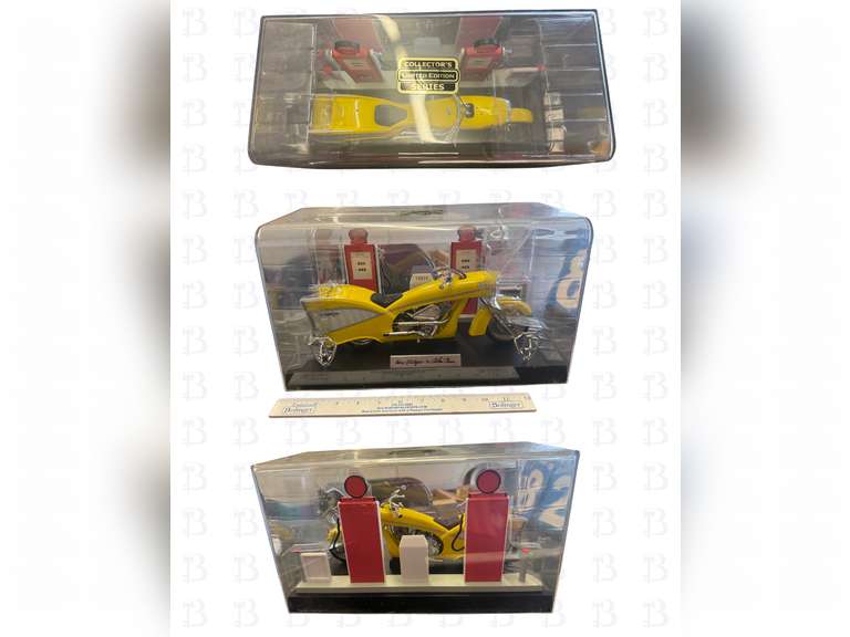 Ness-Stalgia Collecter's Series Limited Edition Yellow Motorcycle, 1:50 Scale CAT D7E Track-Type Tra