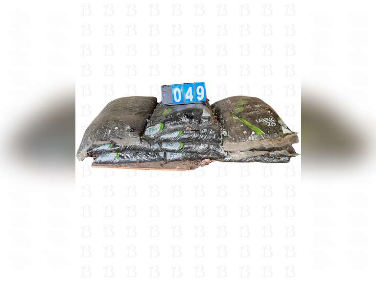 12 Bags of Black Mulch
