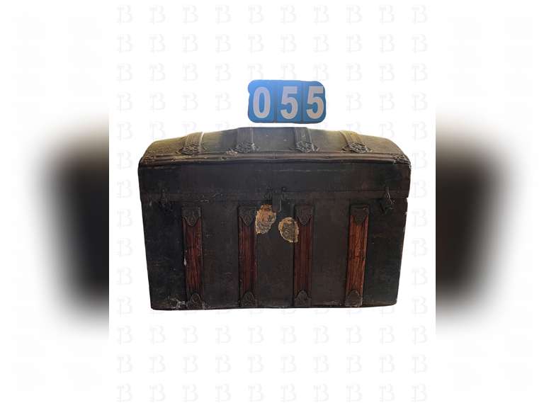 Vintage chest