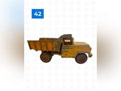 Vintage Hubley Cast Metal Dump Truck