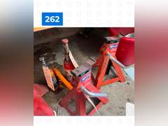 Pair of Hydraulic Jacks & Pair of 3 Ton Jackstands