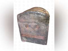 Vintage chest