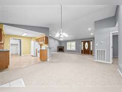 Lot 1: 1 Ac with house