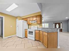 Lot 1: 1 Ac with house