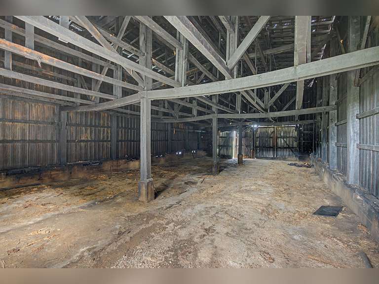 Tract 4: 1.28+/- Ac