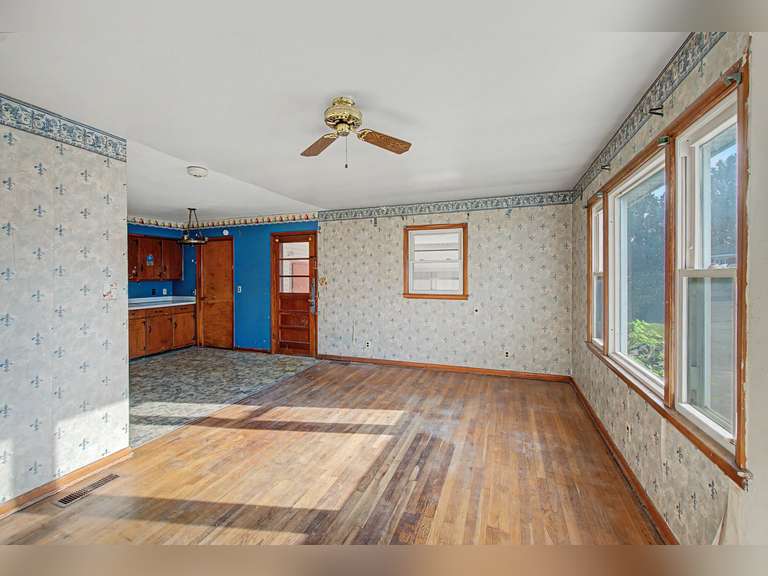 104 Mallory Dr.