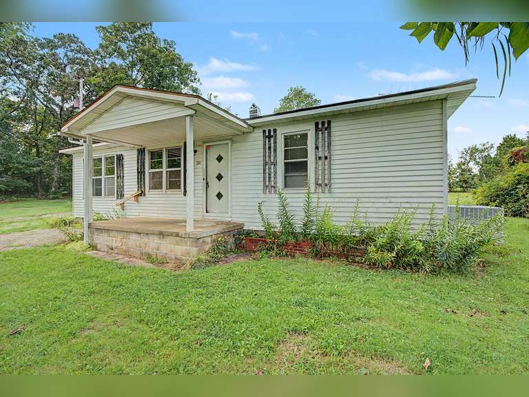 Tract 1: Home on 1.17+/- Ac
