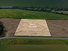 Tract 8: 1.027+/- Ac