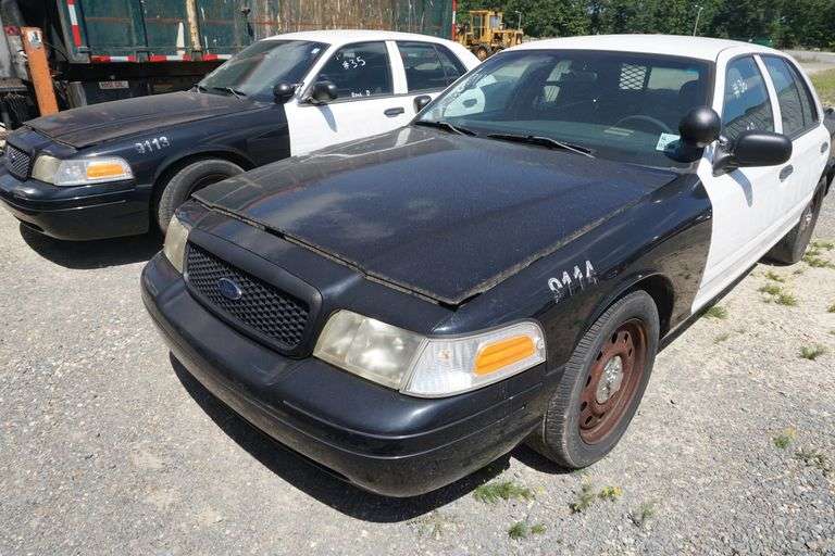 2010 Ford Crown Victoria Police Car Runs & Drives