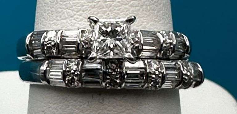 Ladies White Gold Engagement Ring Set