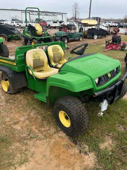 John Deere Gator