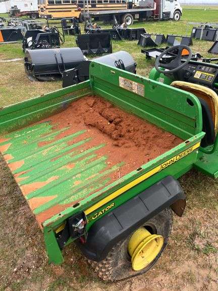 John Deere Gator
