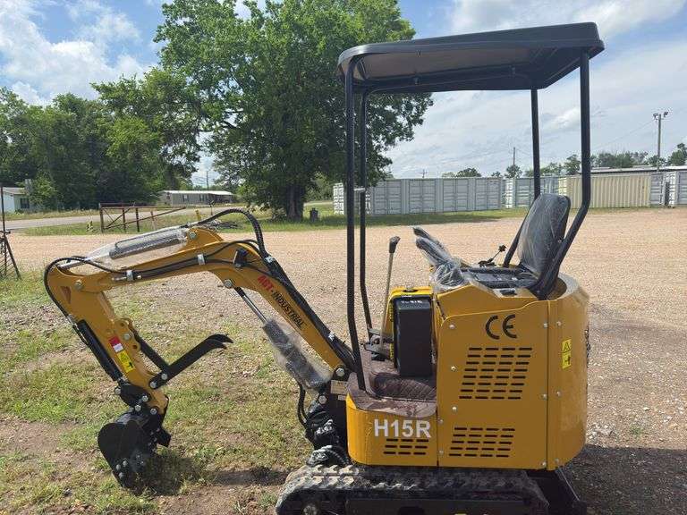 2025 AGT H15R Mini Excavator 2025