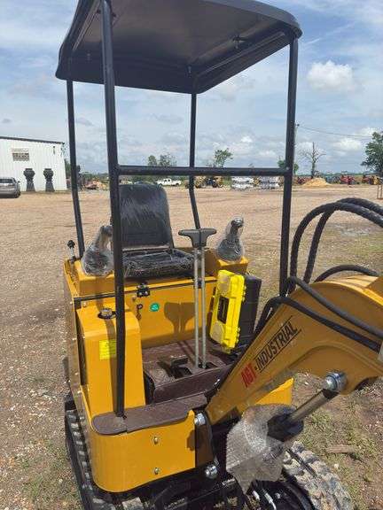 2025 AGT H15R Mini Excavator 2025
