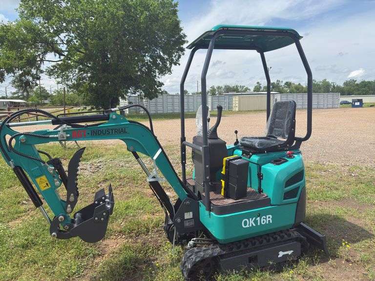 2025 AGT QK16R Mini Excavator 2025
