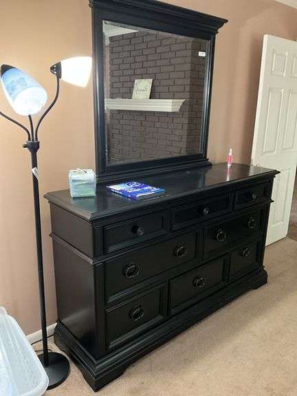 Dresser, 8 drawer with mirror