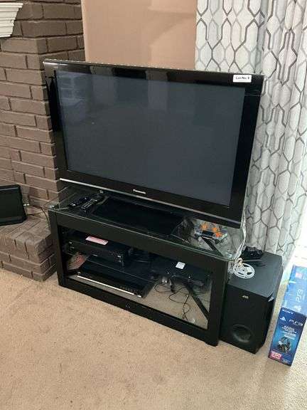 40 in Panasonic TV, PS3, JVC DVD Player, glass stand