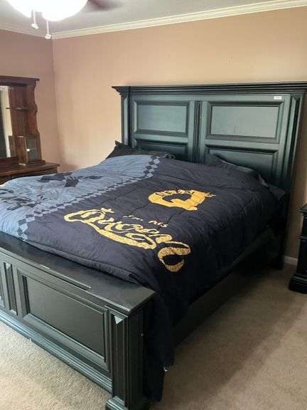 King bed (black) and comforter and misc