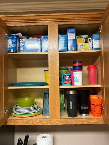 Upper cabinet contents