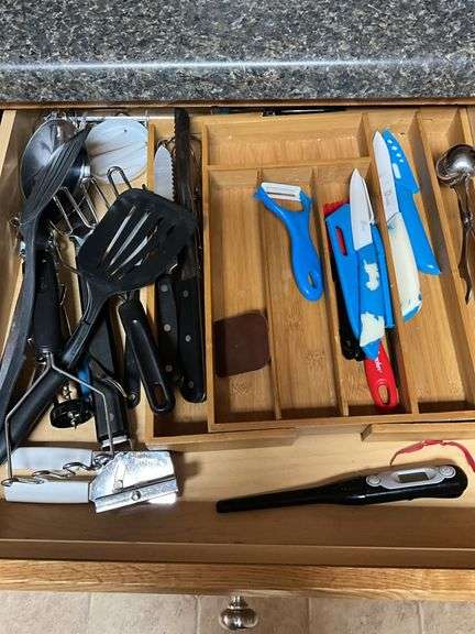 Contents of Kitchen Drawers