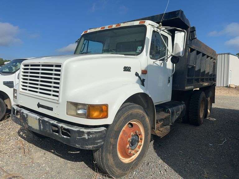 2001 International Dump Truck