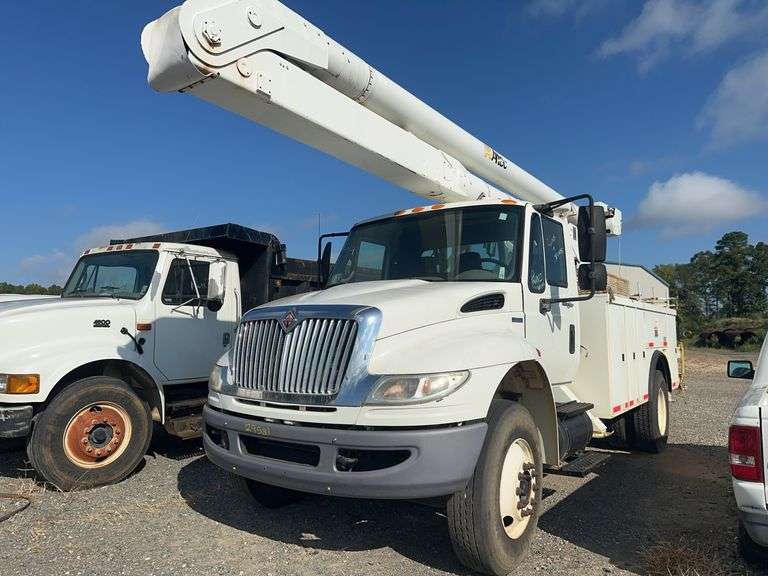 2009 International Bucket Truck