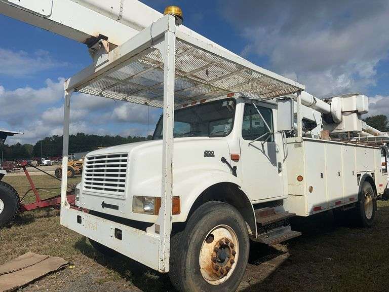 2001 International Bucket Truck