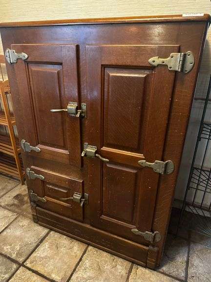 Antique Refrigerator (Working Condition Unknown)