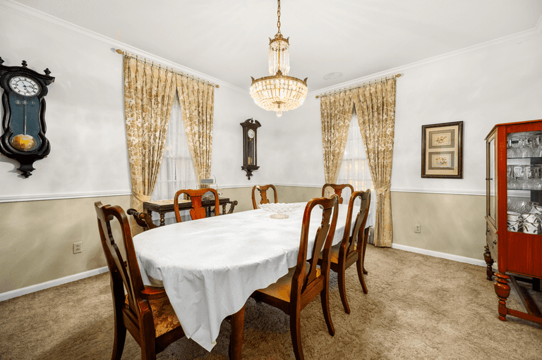 Dr. Bailey Estate Auction - Wellington Blvd