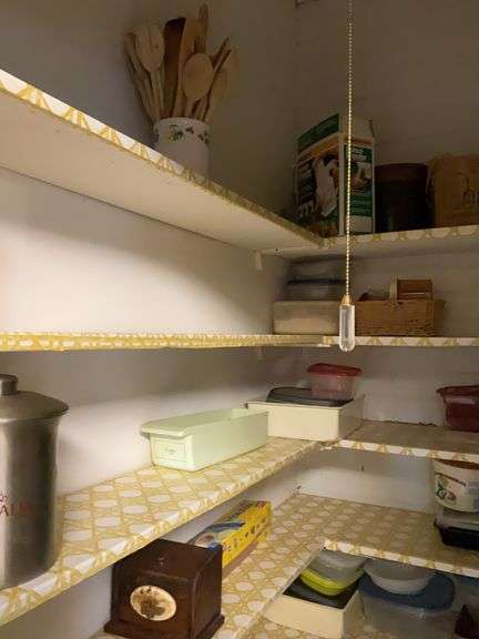 Contents kitchen pantry