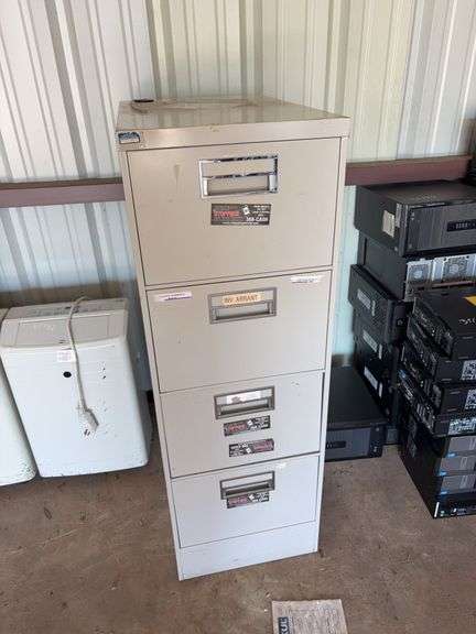 Storage cabinet