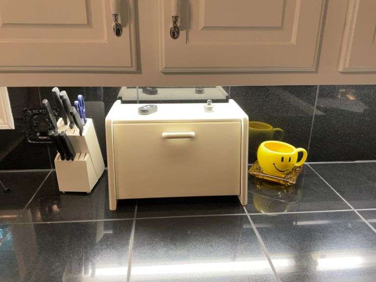 Break Box, Mugs, knives, misc