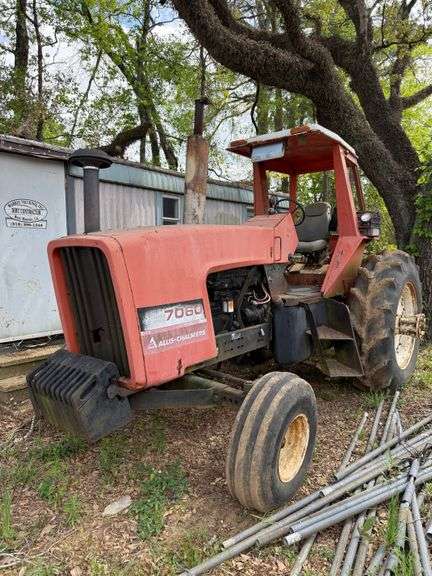 Allis  7060 Chalmers Tractor