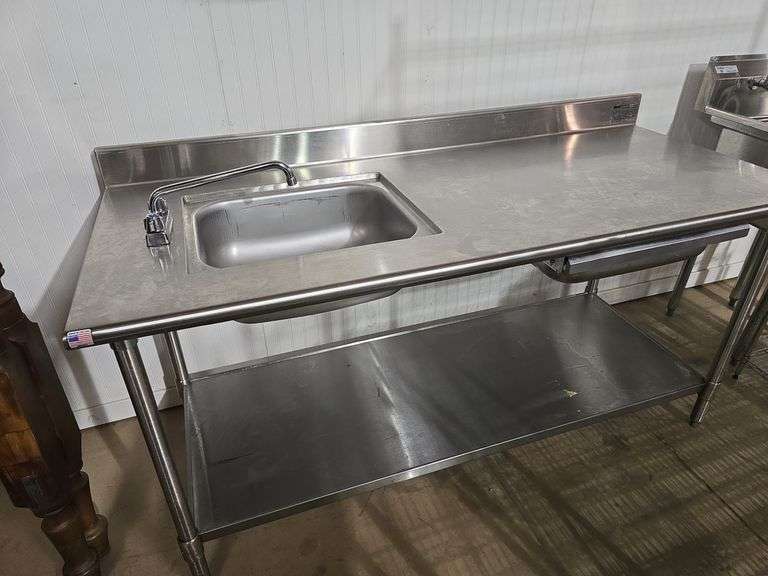 EAGLE PT 3072 SS TABLE WITH SINK