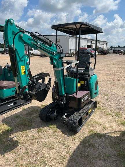 2026 CFG KT13R Mini Excavator - Backfill Blade & Thumb, Unused CFG