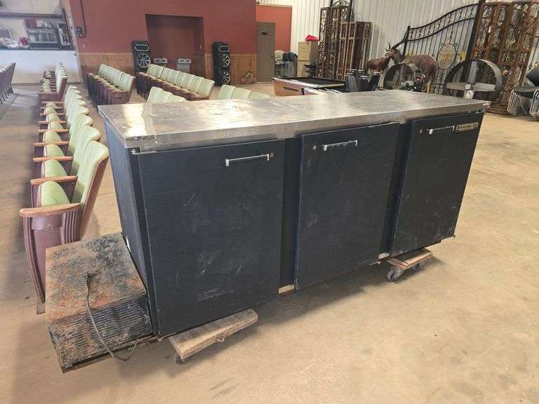 BEVERAGEAIR 4-CABINET COOLER