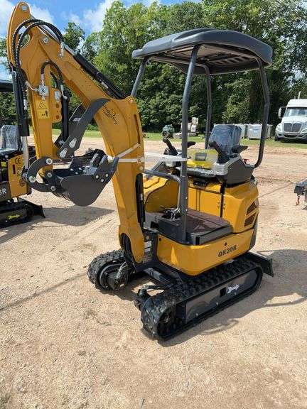 2026 CFG QK20R Mini Excavator - RATO 23 HP Gas, 2-Cyl, Unused CFG
