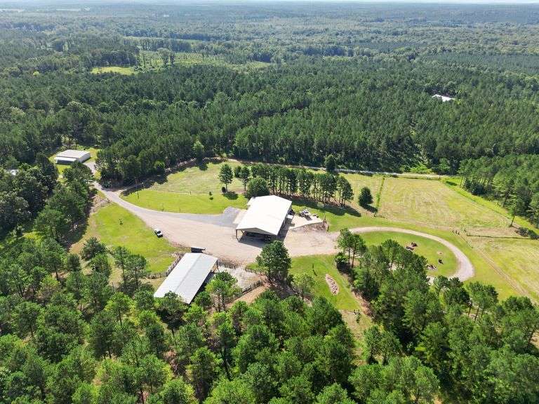 28.405± Acres with Income – Ethel, MS | 2 Barndominiums, Bass Pond, Horse Barn