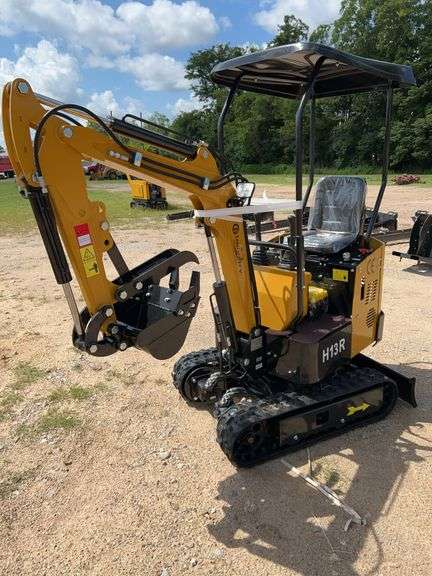 2026 CFG H13R Mini Excavator - 420cc Gas, Cab, Unused CFG