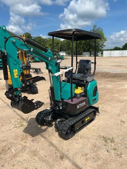 2026 CFG KT13R Mini Excavator - Backfill Blade & Thumb, Unused CFG