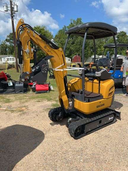 2026 CFG QK20R Mini Excavator - RATO 23 HP Gas, 2-Cyl, Unused CFG
